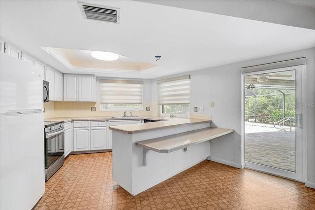 426 WHITFIELD AVENUE, Sarasota, FL 34243