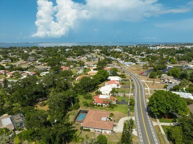 426 WHITFIELD AVENUE, Sarasota, FL 34243
