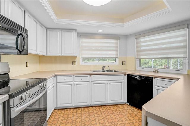 426 WHITFIELD AVENUE, Sarasota, FL 34243