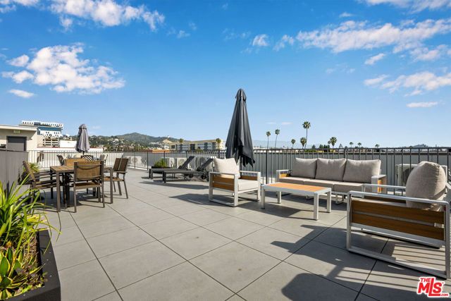 5813 Lexington Avenue 203, Los Angeles, CA 90038