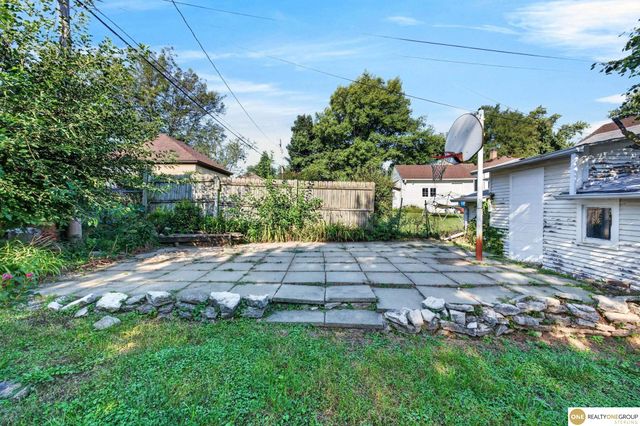 4417 Poppleton Avenue, Omaha, NE 68105