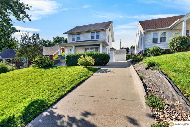 4417 Poppleton Avenue, Omaha, NE 68105