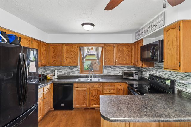 1214 NW Applewood Street, Ankeny, IA 50023