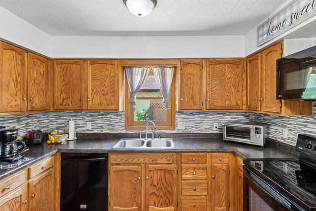 1214 NW Applewood Street, Ankeny, IA 50023