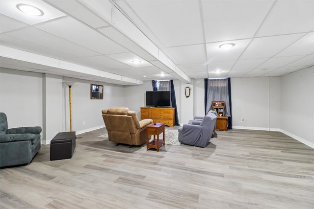 1214 NW Applewood Street, Ankeny, IA 50023