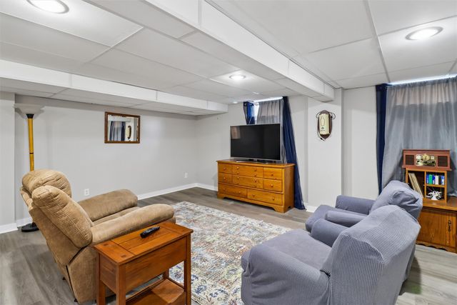 1214 NW Applewood Street, Ankeny, IA 50023