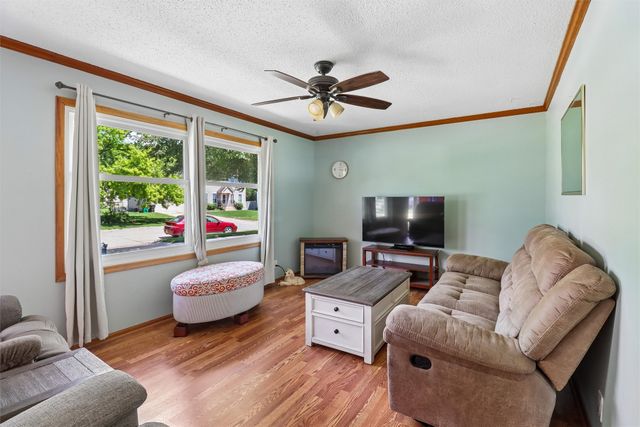 1214 NW Applewood Street, Ankeny, IA 50023