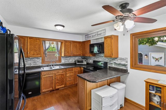 1214 NW Applewood Street, Ankeny, IA 50023