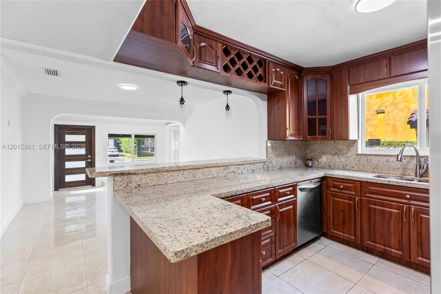 1835 SW 18th St, Miami, FL 33145