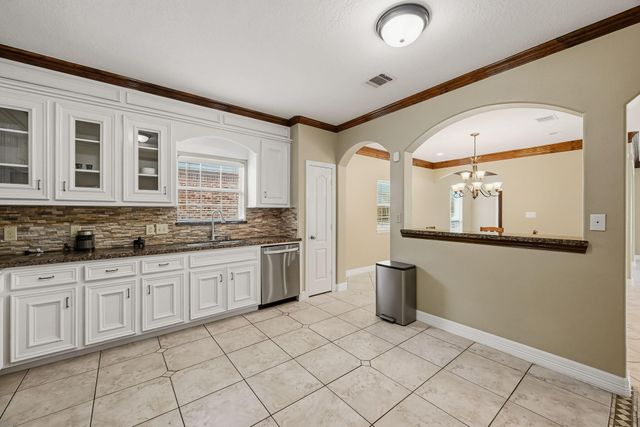 5627 Brookfield Drive, Houston, TX 77085
