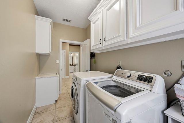 5627 Brookfield Drive, Houston, TX 77085