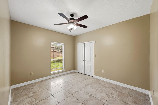 5627 Brookfield Drive, Houston, TX 77085