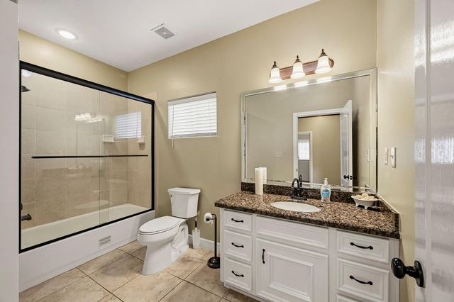 5627 Brookfield Drive, Houston, TX 77085