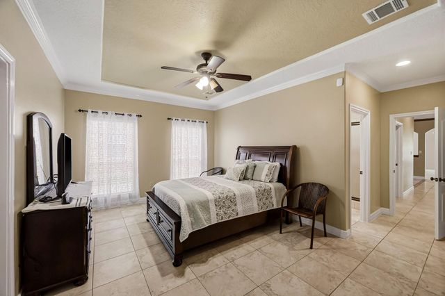 5627 Brookfield Drive, Houston, TX 77085