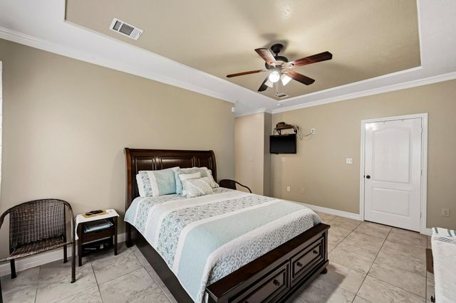 5627 Brookfield Drive, Houston, TX 77085