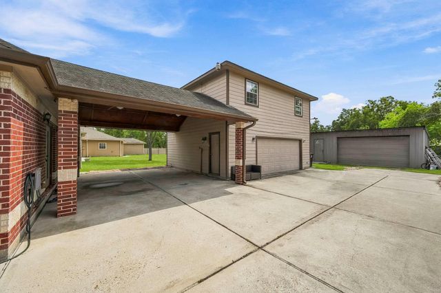 5627 Brookfield Drive, Houston, TX 77085