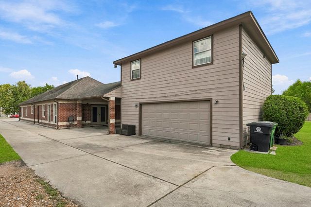5627 Brookfield Drive, Houston, TX 77085