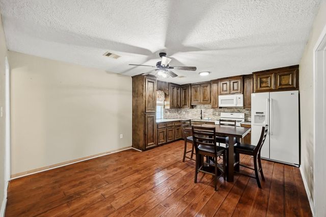 5627 Brookfield Drive, Houston, TX 77085
