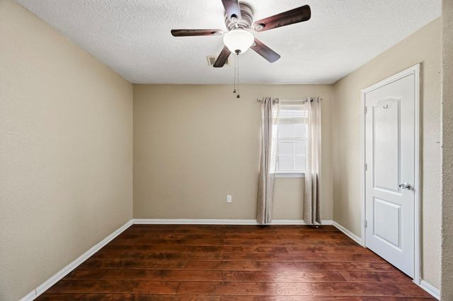 5627 Brookfield Drive, Houston, TX 77085
