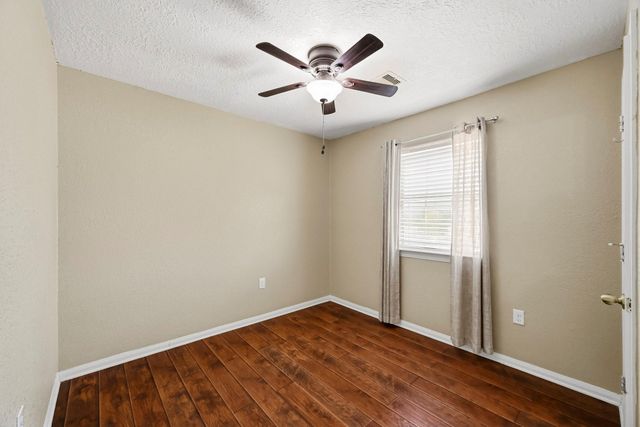 5627 Brookfield Drive, Houston, TX 77085