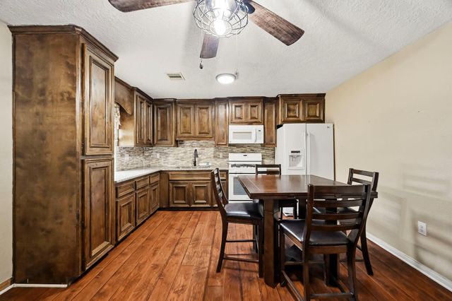 5627 Brookfield Drive, Houston, TX 77085