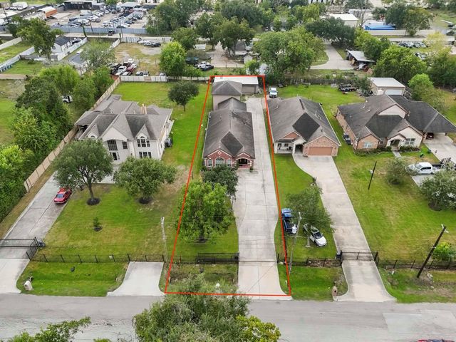 5627 Brookfield Drive, Houston, TX 77085