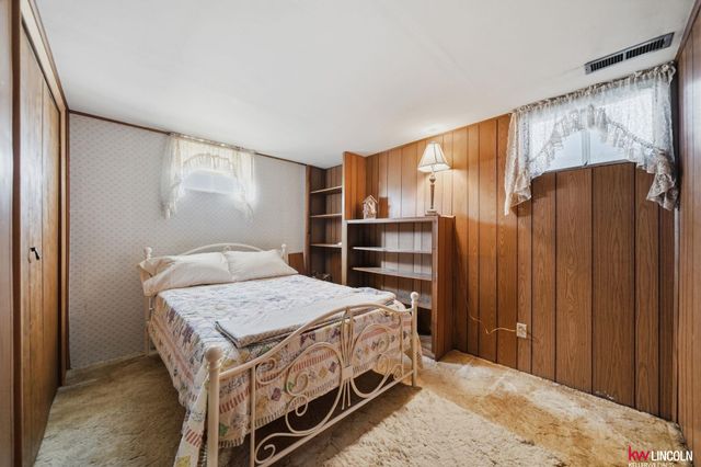 1401 N 61st Street, Lincoln, NE 68505