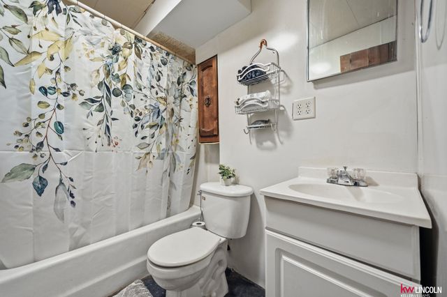 1401 N 61st Street, Lincoln, NE 68505