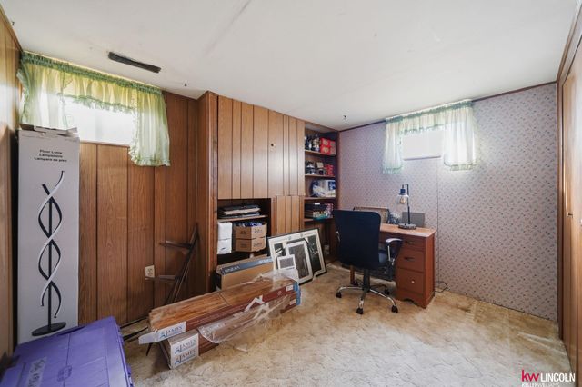 1401 N 61st Street, Lincoln, NE 68505