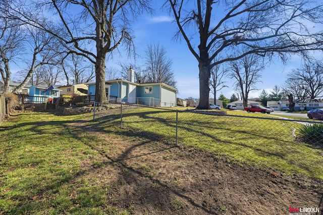 1401 N 61st Street, Lincoln, NE 68505