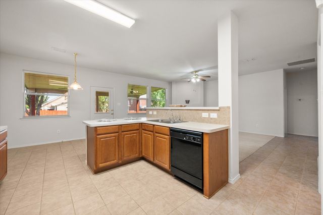 505 Boronia Road, Arlington, TX 76002