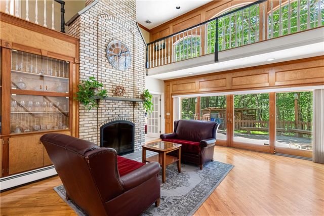 7 Kings Row, Cumberland, RI 02864