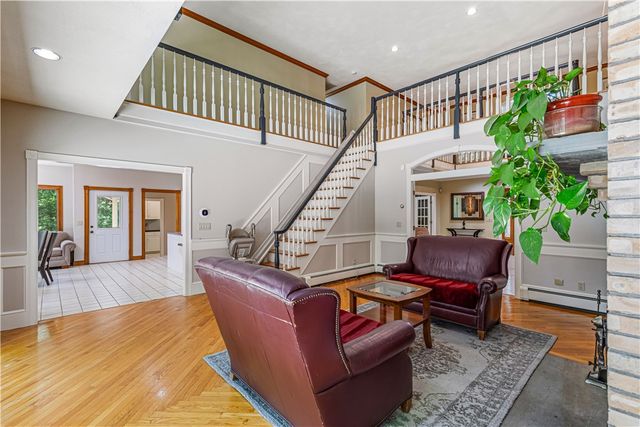 7 Kings Row, Cumberland, RI 02864