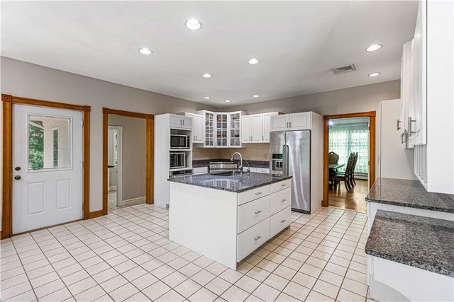 7 Kings Row, Cumberland, RI 02864
