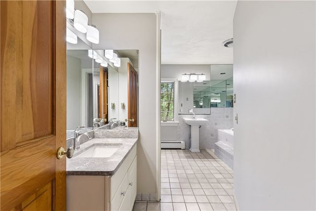 7 Kings Row, Cumberland, RI 02864