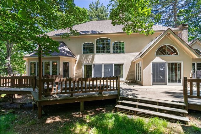 7 Kings Row, Cumberland, RI 02864