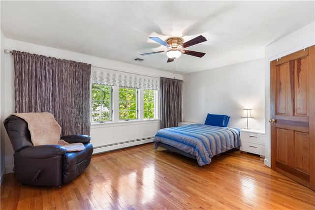 7 Kings Row, Cumberland, RI 02864
