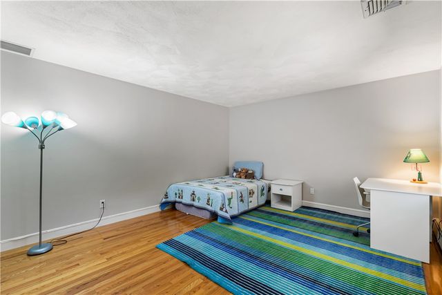 7 Kings Row, Cumberland, RI 02864