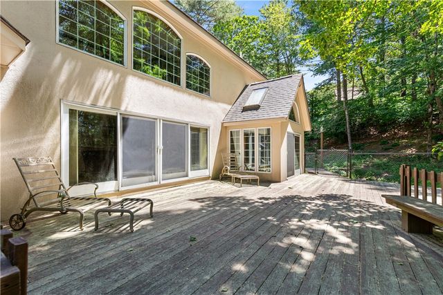 7 Kings Row, Cumberland, RI 02864
