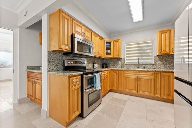 1203 Hillsboro Mile 7b, Hillsboro Beach, FL 33062