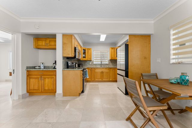 1203 Hillsboro Mile 7b, Hillsboro Beach, FL 33062