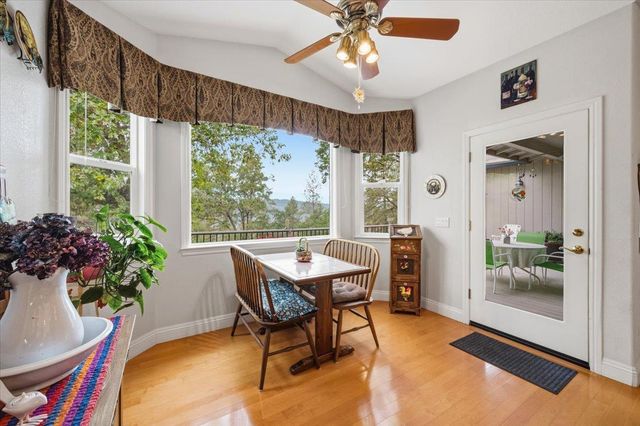 10716 Arianna Ct, Grass Valley, CA 95949