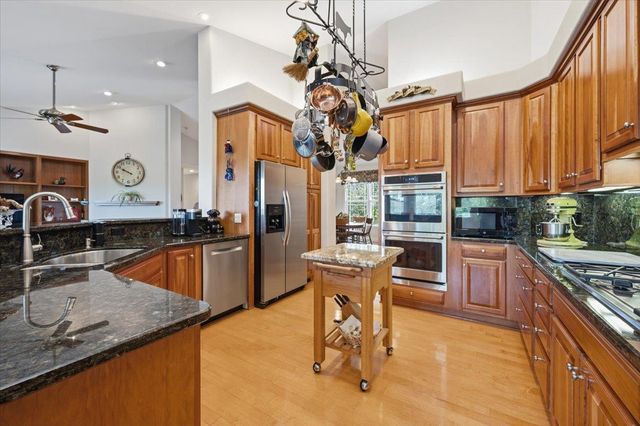 10716 Arianna Ct, Grass Valley, CA 95949