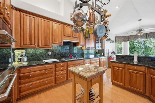 10716 Arianna Ct, Grass Valley, CA 95949