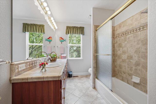 10716 Arianna Ct, Grass Valley, CA 95949