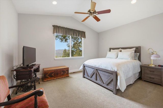 10716 Arianna Ct, Grass Valley, CA 95949