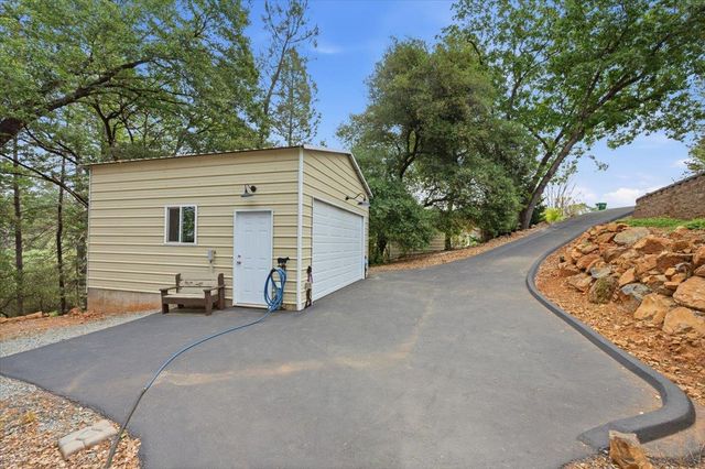 10716 Arianna Ct, Grass Valley, CA 95949
