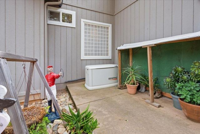 10716 Arianna Ct, Grass Valley, CA 95949