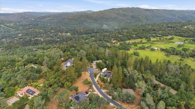 10716 Arianna Ct, Grass Valley, CA 95949