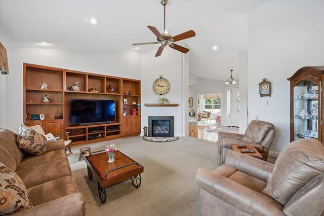 10716 Arianna Ct, Grass Valley, CA 95949